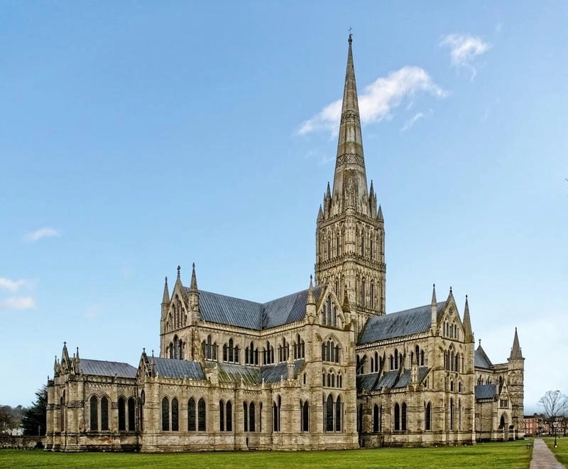 Ấn tượng với Kiến trúc Gothic Nhà thờ Salisbury độc đáo