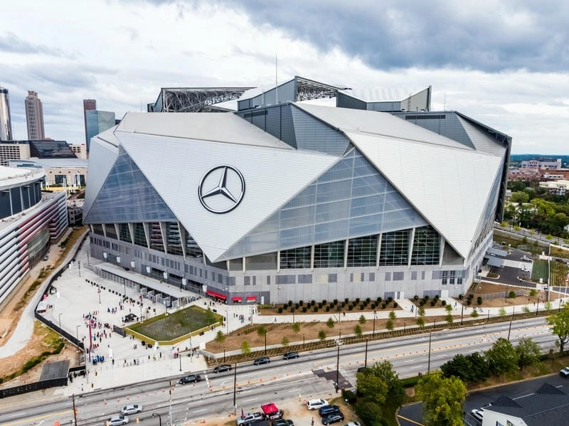 Ảnh Sân vận động Mercedes-Benz Stadium Atlanta nổi bật trên mạng xã hội