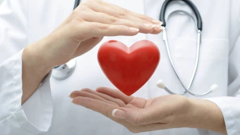 ánh sáng mặt trời có khả năng chuyển hoá cholesterol trong máu thành hormone steroid cùng các loại hormone cần thiết cho quá trình sản sinh từ đó làm giảm hàm lượng cholesterol trong máu
