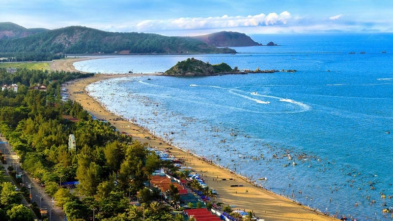 Bãi biển Nghệ An Cửa Hội yên bình, lý tưởng để thư giãn