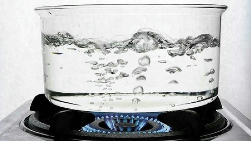 Bạn có đoán đúng nước sôi ở bao nhiêu độ C khi xem ảnh này không