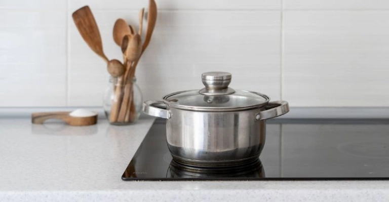 Bếp từ báo lỗi E3: Nguyên nhân và cách khắc phục hiệu quả tại nhà