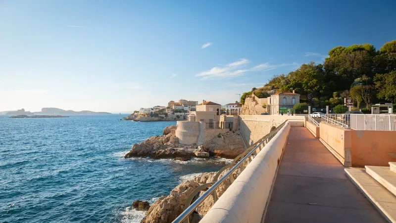 Biển xanh Marseille hút hồn mọi du khách