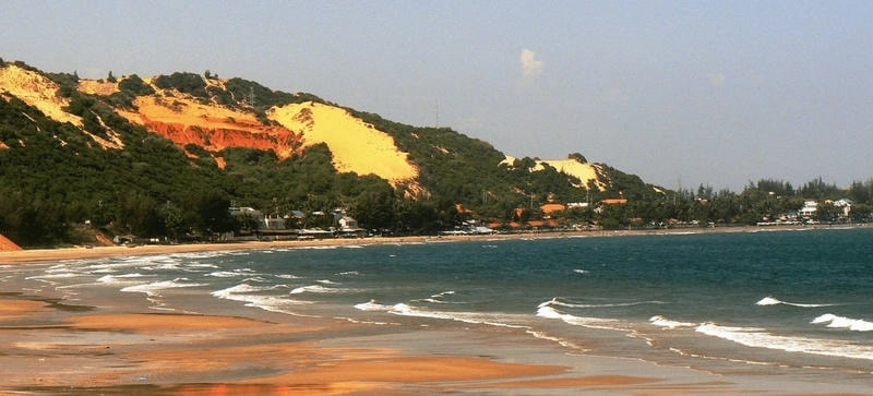 Bình minh Phan Thiết lung linh trên Đồi cát