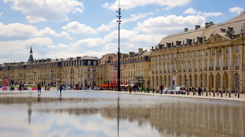 Bordeaux nổi bật với kiến trúc cổ điển châu Âu