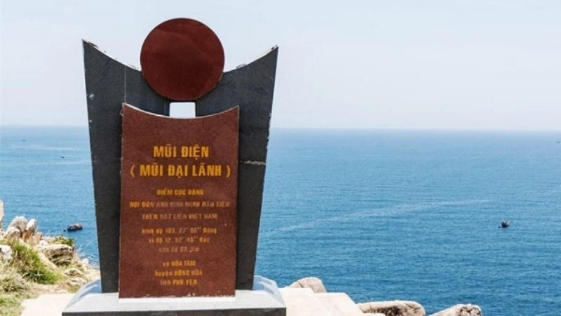 Cách di chuyển đến hải đăng Mũi Điện thuận tiện