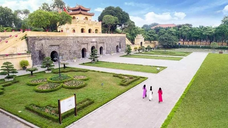Cách di chuyển đến Hoàng thành Thăng Long tiện lợi 
