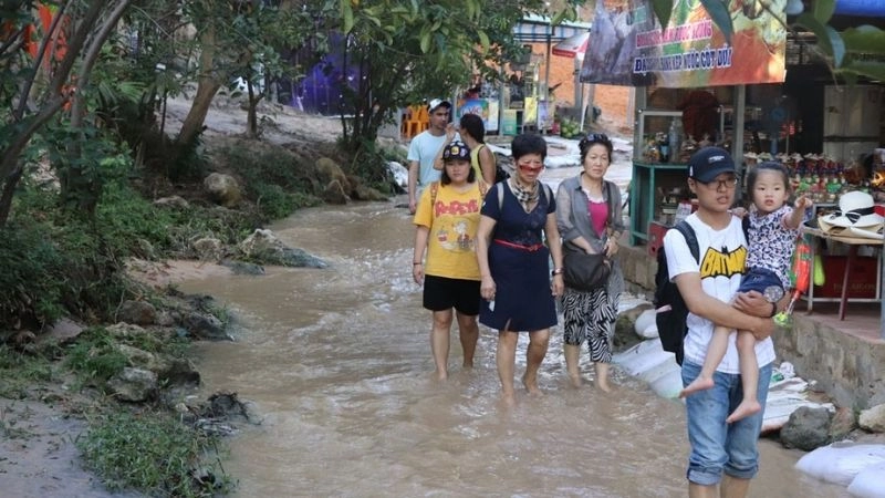 Cảnh quan Suối Tiên thơ mộng giữa thiên nhiên
