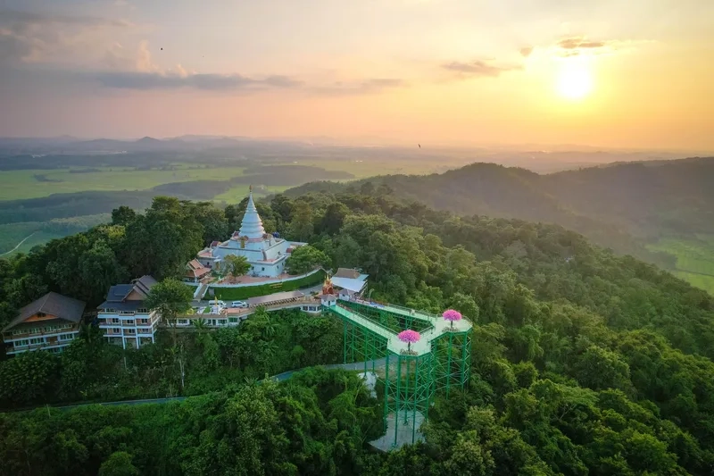 Chiang Rai dịu dàng trong nắng chiều vàng