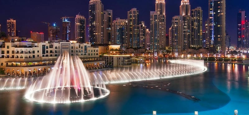 Chiêm ngưỡng đài phun nước Dubai rực rỡ ngay bên cạnh Burj Khalifa