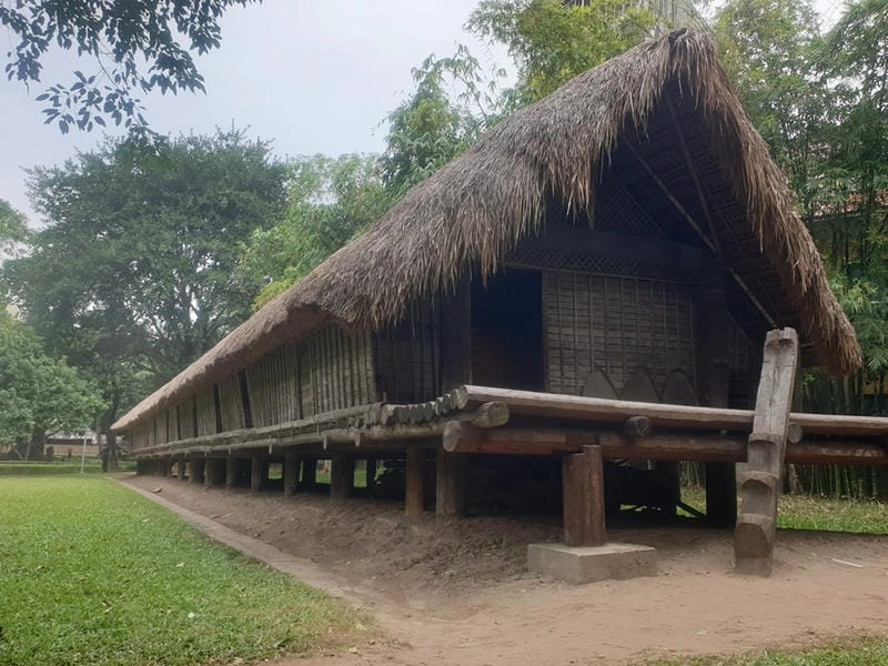 Chiêm ngưỡng Nhà sàn Ê Đê Gia Lai với Mái lá nhà sàn Gia Lai truyền thống