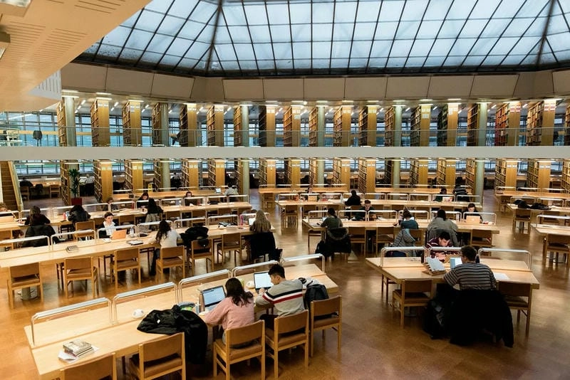 Chiêm ngưỡng Trường đại học Cambridge kiến trúc cổ điển ấn tượng