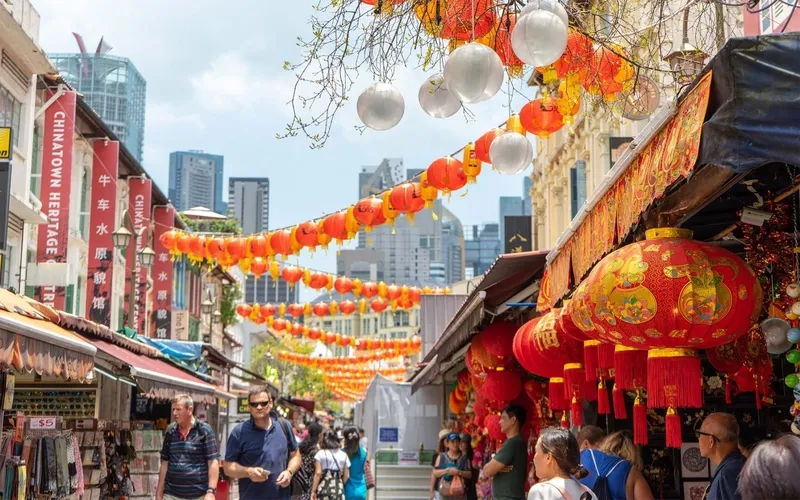 Chinatown rực rỡ với sắc màu đèn lồng đỏ