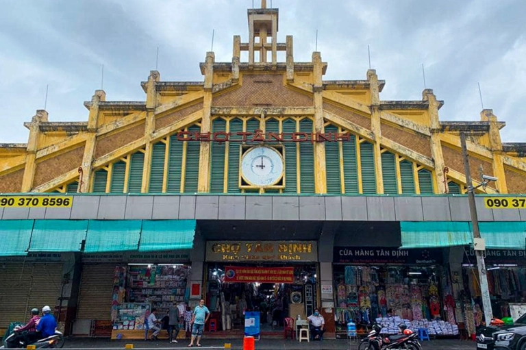 Chợ Tân Định TP.HCM: Thiên Đường Vải Vóc, Ẩm Thực và Trải Nghiệm Địa Phương Độc Đáo
