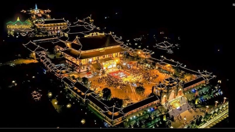 Chùa Ba Vàng ẩn hiện giữa núi rừng thanh tịnh