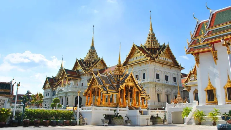 Chùa Wat Pho mang vẻ đẹp cổ kính yên bình