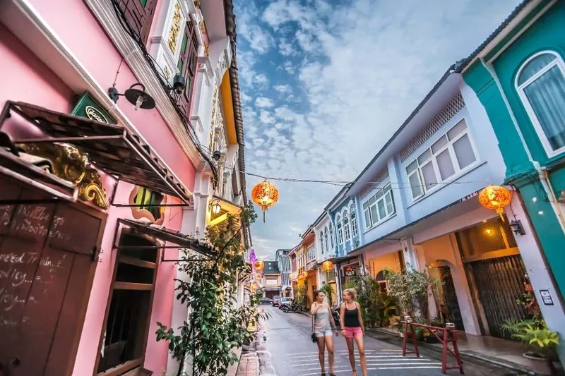 Đắm chìm trong không khí hoài cổ Phuket yên bình
