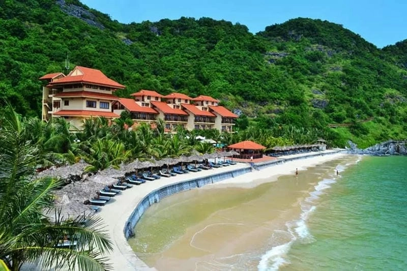 Đắm chìm trong tiếng sóng biển Cát Bà