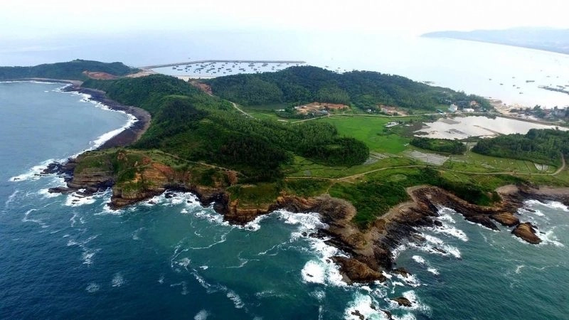 Đảo Cô Tô rực rỡ nắng vàng và cát trắng