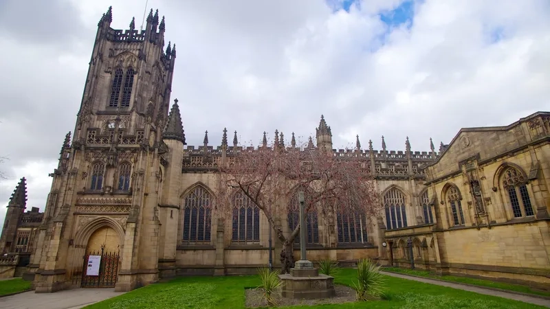 Dạo quanh những con phố cổ của Manchester