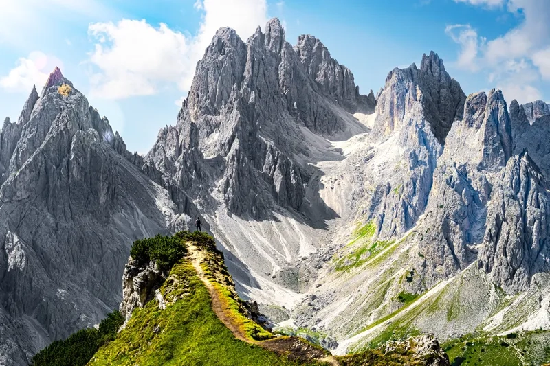 Dolomites hiện lên như bức tranh thiên nhiên sống động