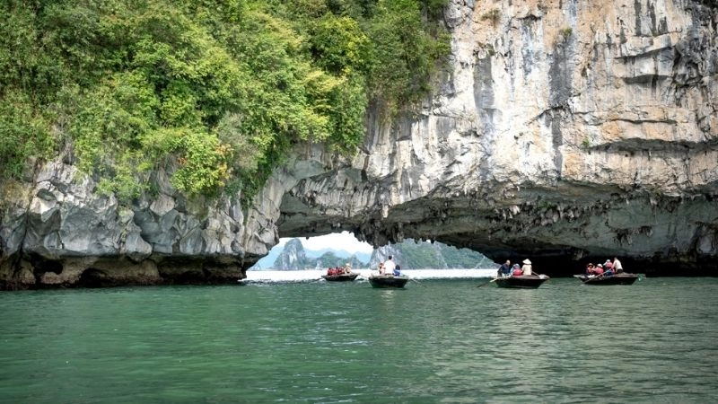 Hang Luồn kỳ bí hút hồn du khách phương xa
