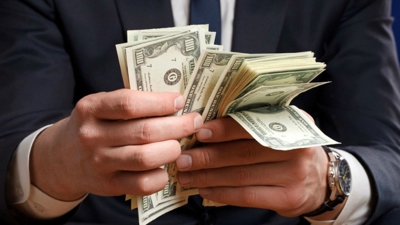 Hậu quả lâu dài khi tiêu tiền không kiểm soát
