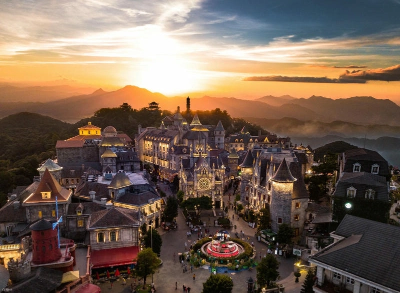 Hình ảnh Bà Nà Hills Đà Nẵng từ cáp treo trên cao