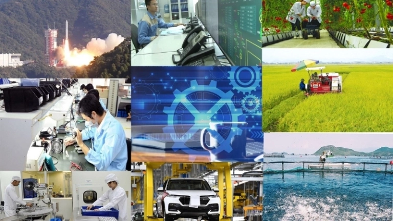 Học công nghệ mới có cần bằng đại học không hiện nay