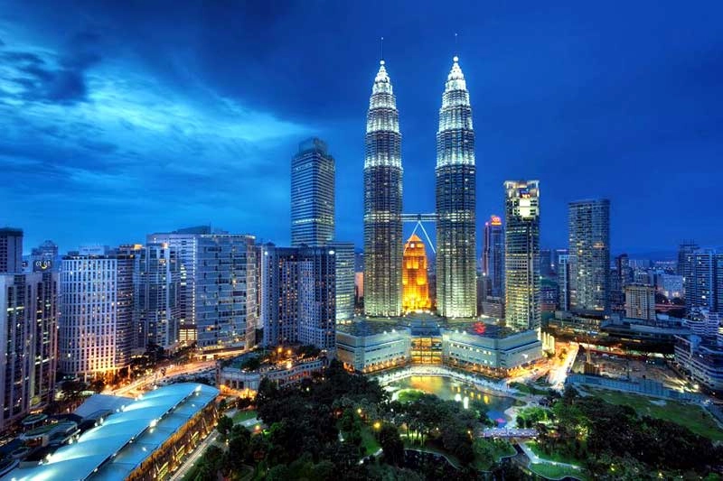 Huyền ảo lung linh Ánh sáng Petronas Towers