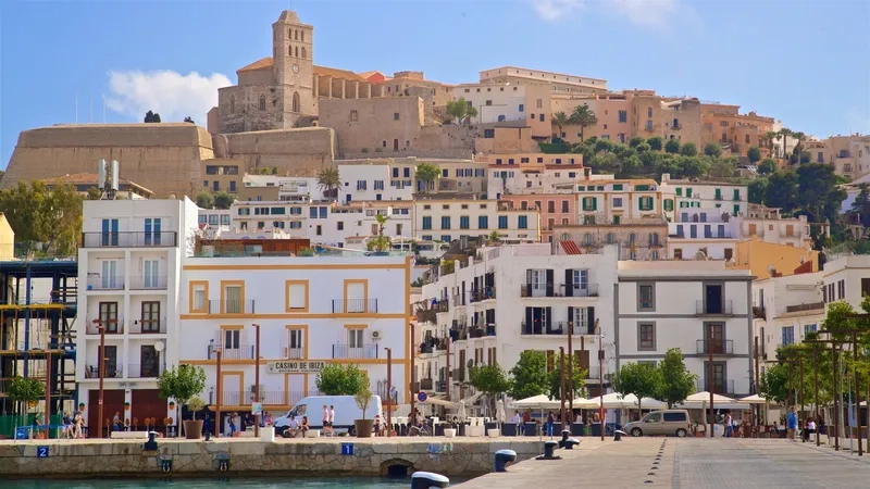 Ibiza là thiên đường nghỉ dưỡng của châu Âu