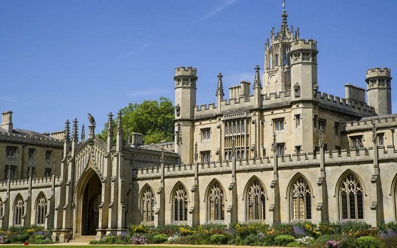 Khám phá Ảnh đẹp Đại học Cambridge với kiến trúc cổ kính