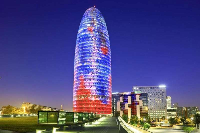 Khám phá Ảnh Tháp Agbar Barcelona rực rỡ