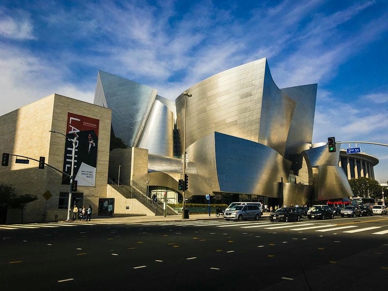 Khám phá góc chụp đẹp Walt Disney Concert Hall cho bộ ảnh nghệ thuật ấn tượng