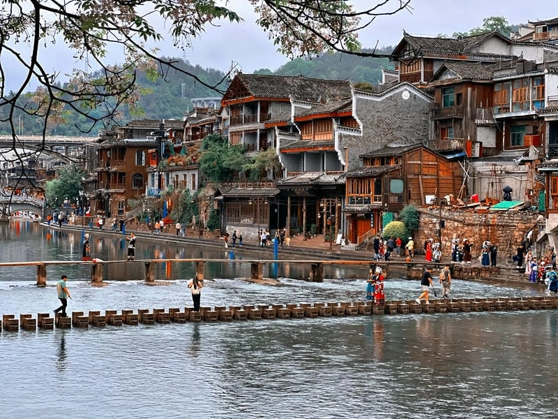 Khám phá Phố cổ Phượng Hoàng đẹp tuyệt vời