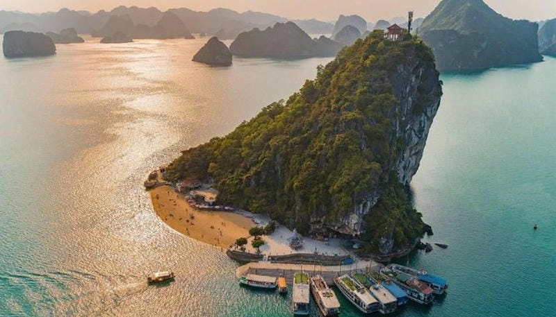 Khám phá vẻ đẹp sóng nước cùng thuyền biển mùa hè