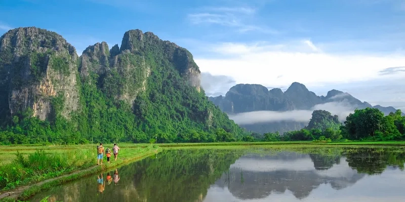 Khám phá vẻ đẹp thiên nhiên tại Vang Vieng