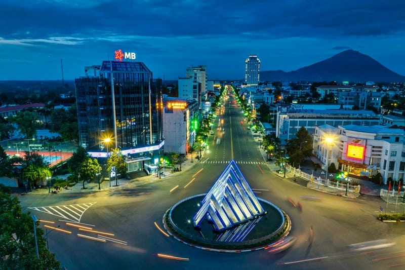 Không gian tâm linh tại Đền thờ Cao Đài Tây Ninh