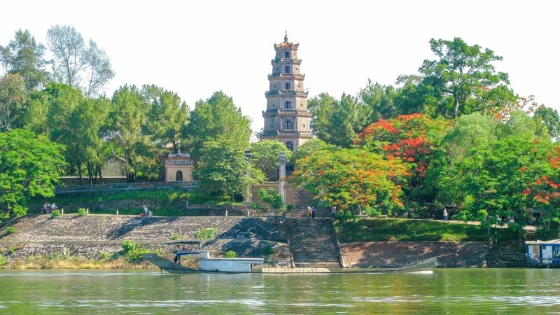 Không gian thanh tịnh của chùa Thiên Mụ Huế