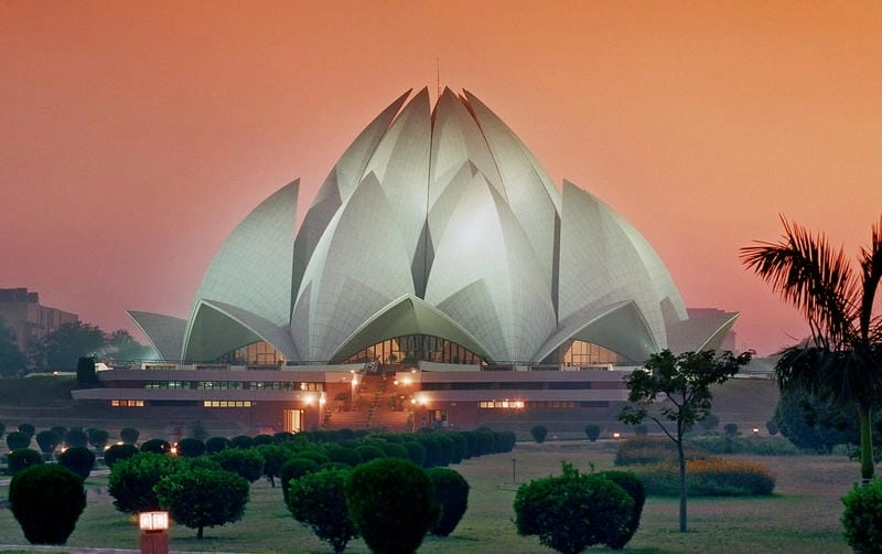 Kiến trúc Lotus Temple độc đáo gợi cảm hứng cho du khách
