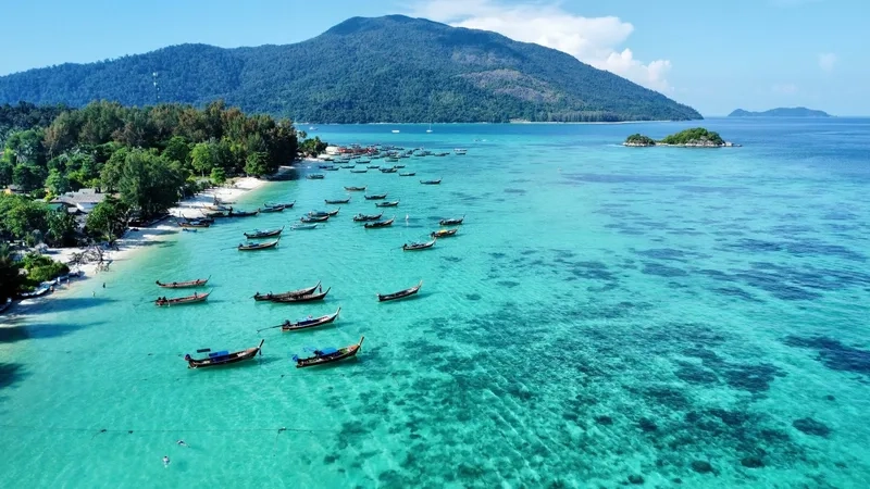 Koh Lipe nổi bật với làn nước trong xanh tuyệt đẹp