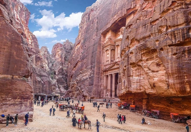 Kỳ quan cổ kính thành phố đá Petra