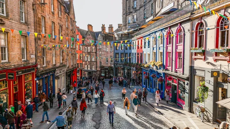 Lạc bước giữa những con phố cổ của Edinburgh
