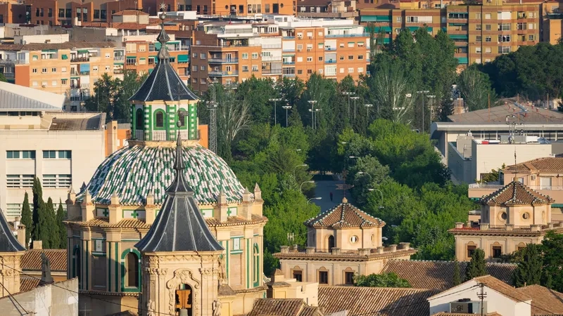 Lạc bước giữa phố cổ Granada thơ mộng