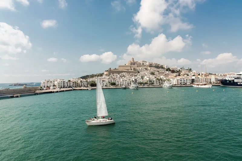 Lịch sử hình thành và phát triển của Ibiza