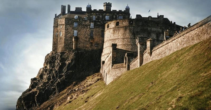 Lịch sử Lâu đài Edinburgh lưu giữ truyền thống Scotland