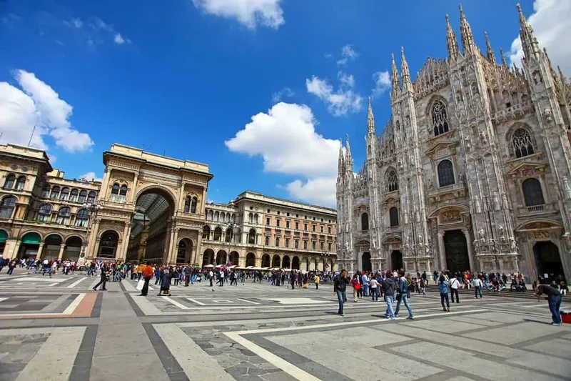 Milan hiện lên đầy kiêu sa và sang trọng