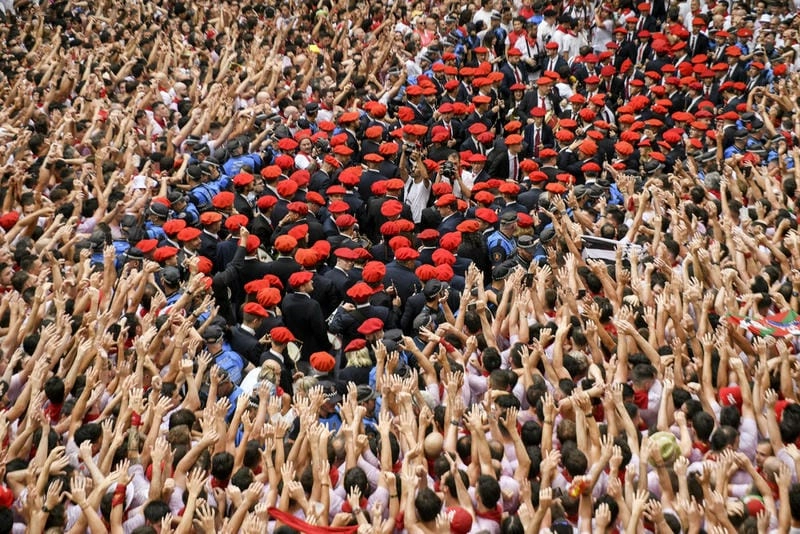 Mùa hè Pamplona với lễ hội bò tót