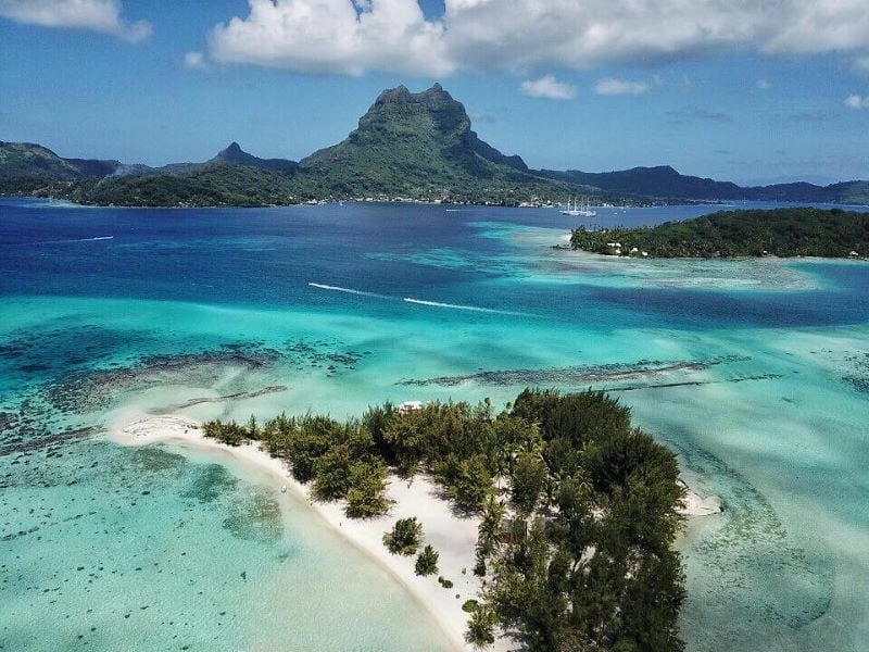 Mùa hè Polynesia ngập tràn sắc biển xanh