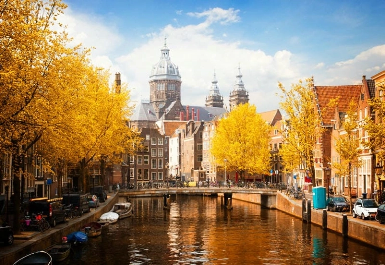 Mùa thu lá đỏ Amsterdam Hà Lan đẹp lãng mạn và đầy cuốn hút